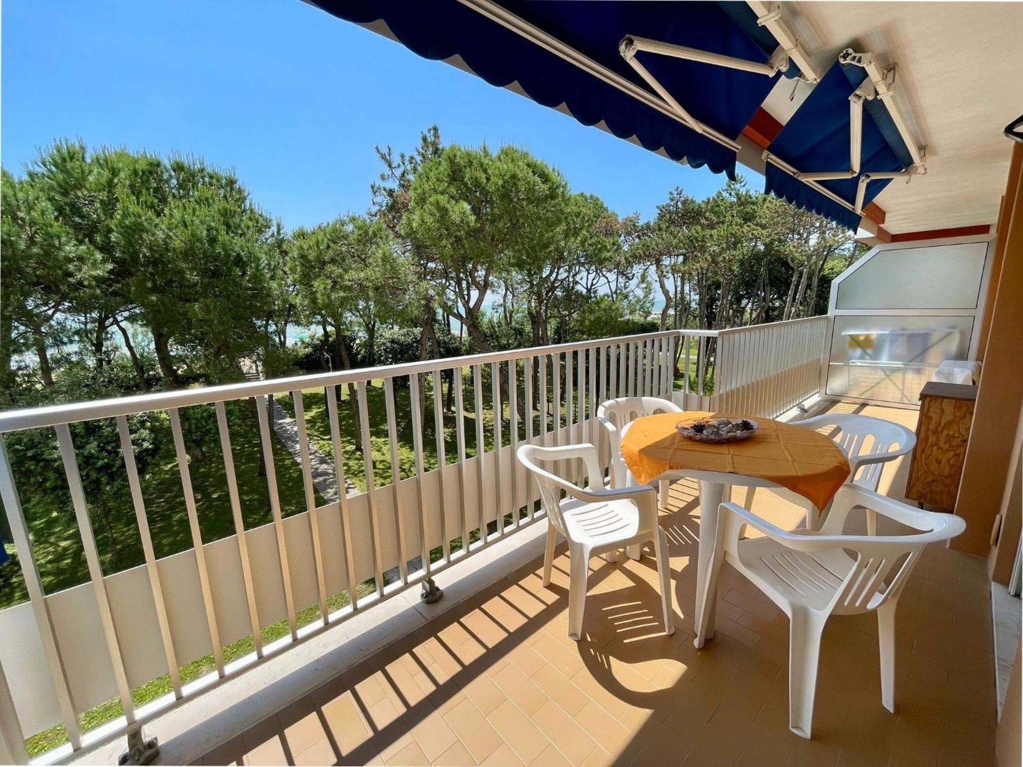 Renovated Flat With A Stunning Terrace Daire Porto Santa Margherita di Caorle Dış mekan fotoğraf